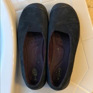 EUC Keen black suede slip on flats